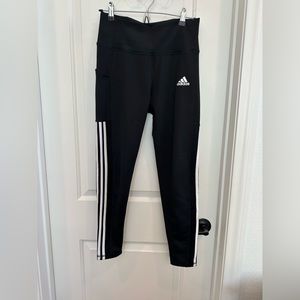 Adidas legging with side pockets